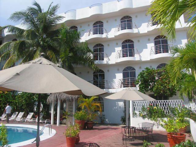 Hotel Y Suites Bugambilias Ринкон-де-Гуайябитос Экстерьер фото