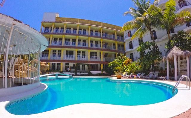 Hotel Y Suites Bugambilias Ринкон-де-Гуайябитос Экстерьер фото