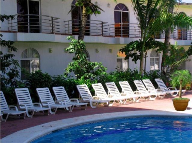 Hotel Y Suites Bugambilias Ринкон-де-Гуайябитос Экстерьер фото